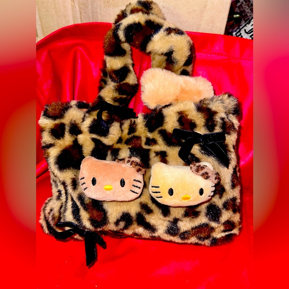 Hello Kitty Fuzzy Leopard Shoulder Bag with 3D Hello Kitty Heads. NIP